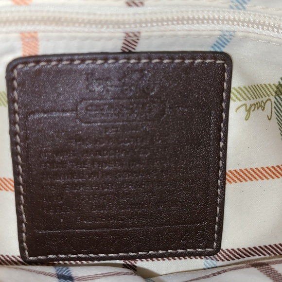 COACH Tote-Pre-loved. - Picture 4 of 16